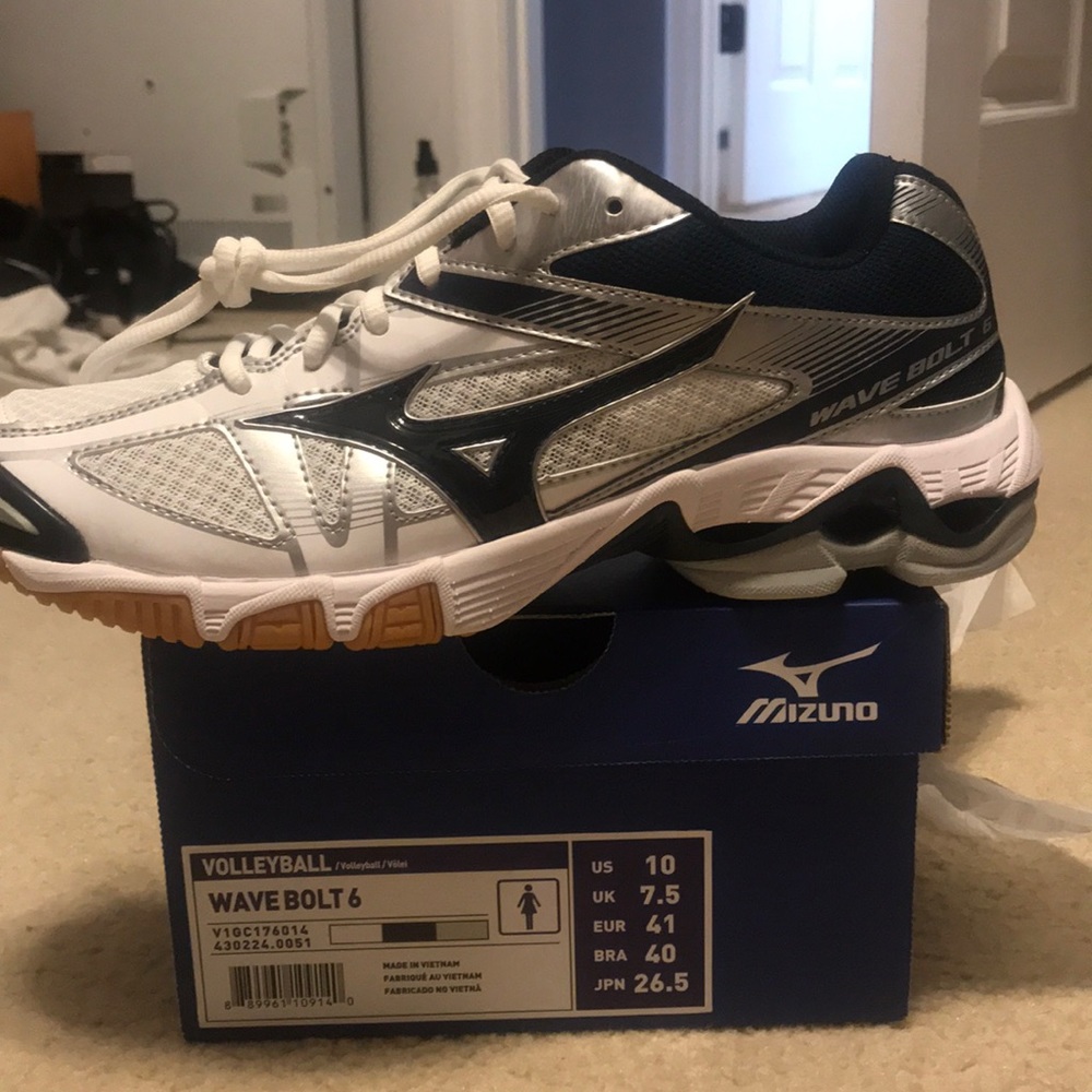 new/ with tags mizuno volleyball wavebolt 6